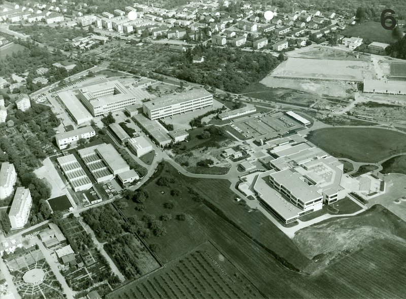 Luftbild der Schulen am Kuhberg aus dem Jahr 1977